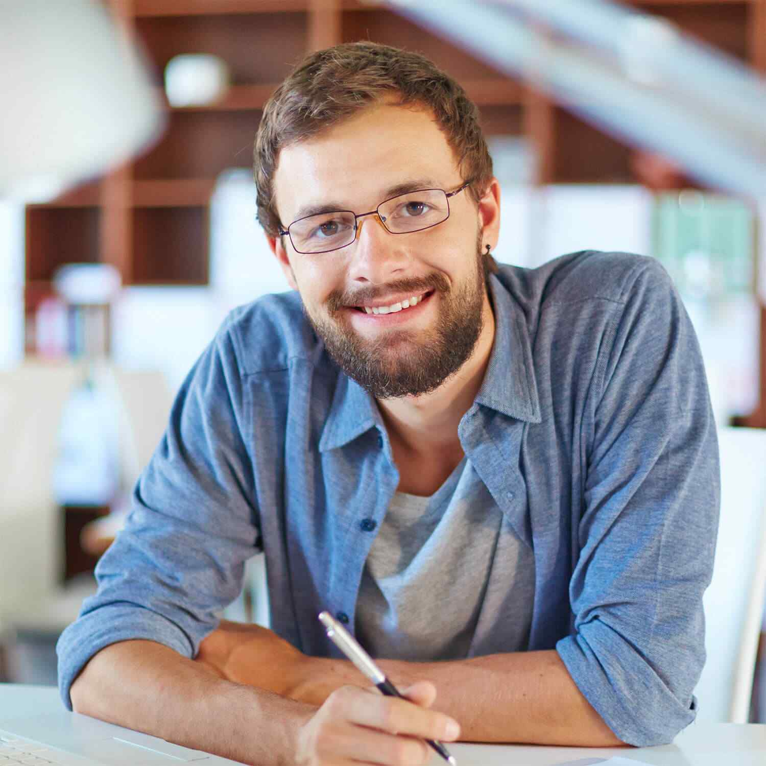 https://zwda.org.zw/wp-content/uploads/2018/01/img-team-member-career-01.jpg